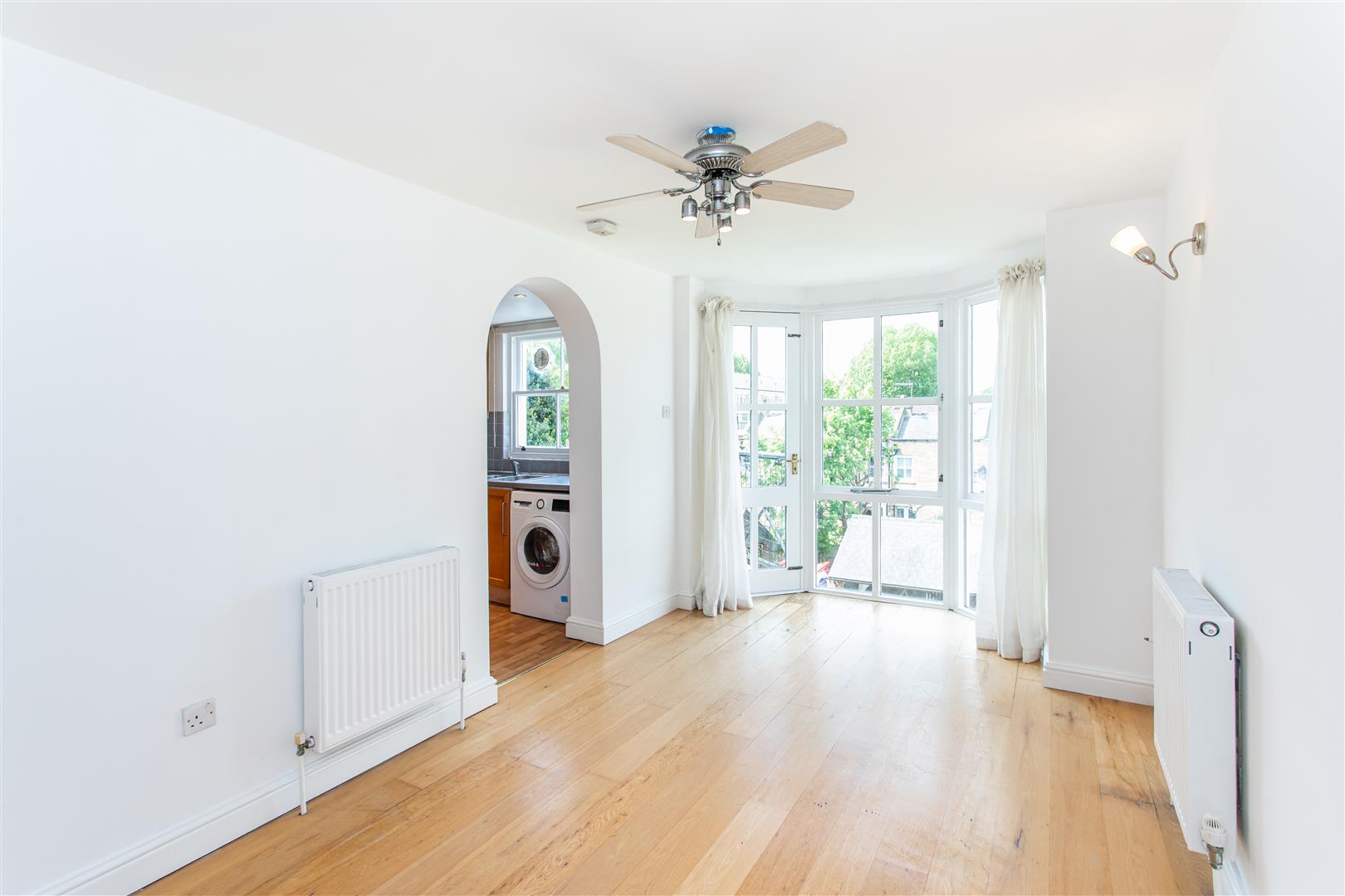 2 bed property in Coborn Mews, Mile End